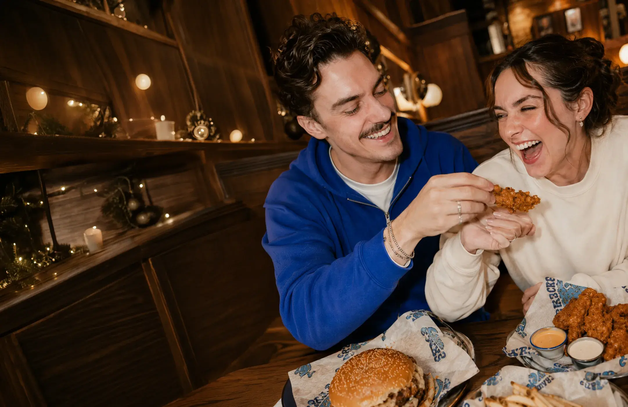 Clients en restaurant : hero Pongo pour les marques